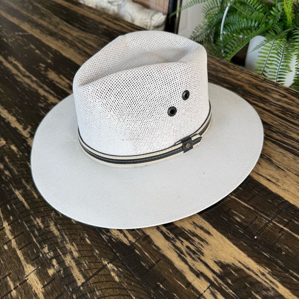 HAT - White Brimmed Country Cowboy Hat - MEDIUM - Picture 11 of 15